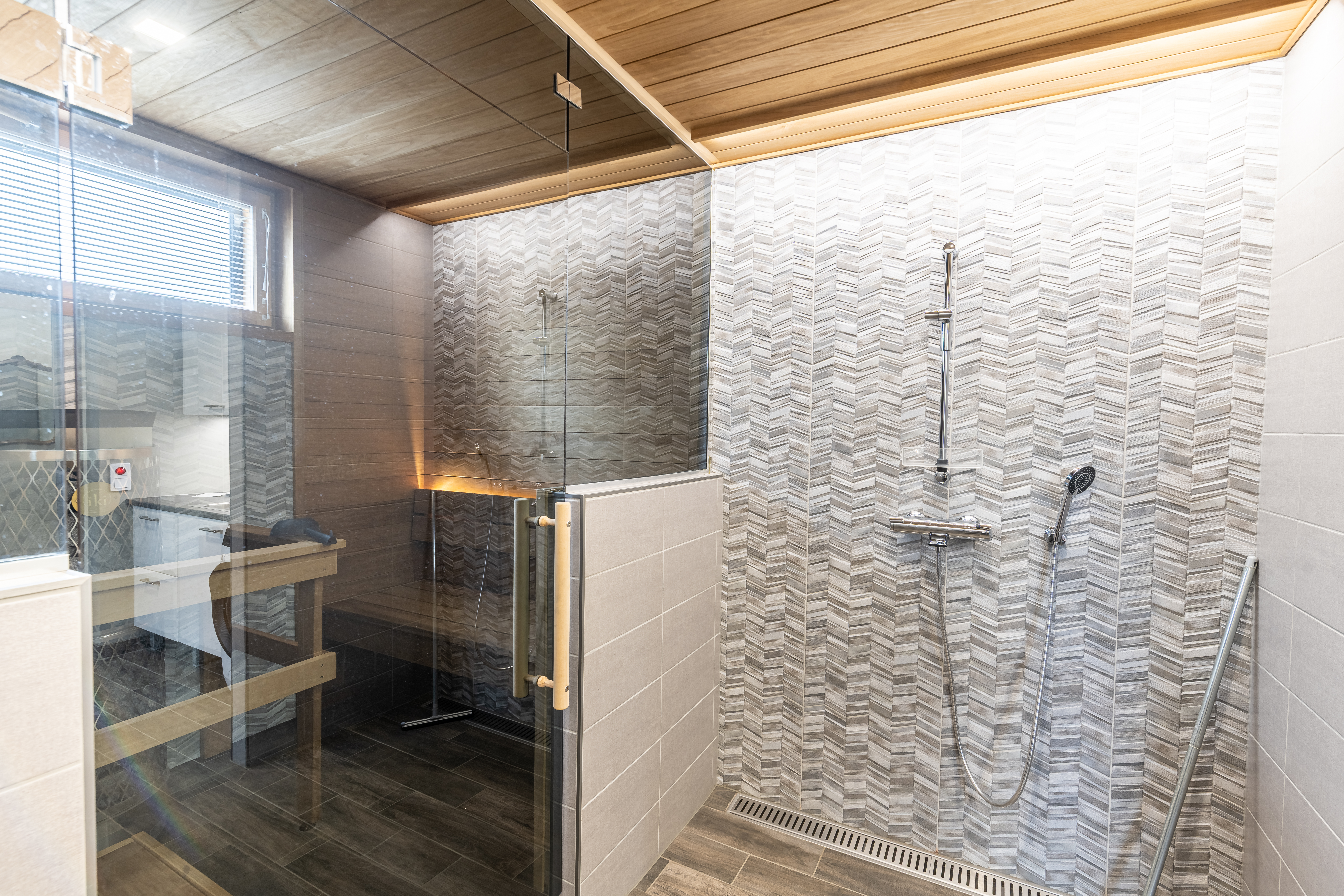Taloyhtiön suihku ja sauna